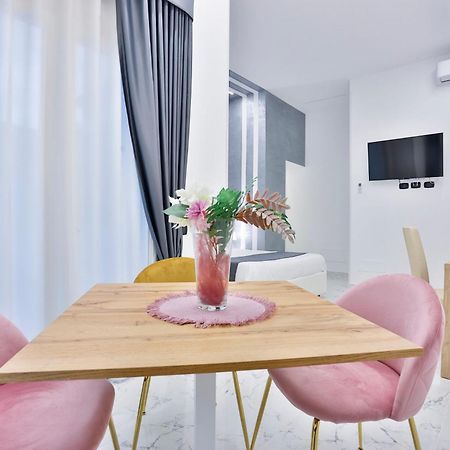Hotiday Room Collection - Napoli Sant'Arcangelo Exterior photo